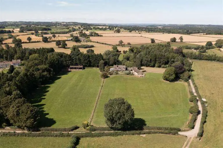 Picturesque equestrian property with its own 6.5 acre parkland strikes the marketplace for £1.5m
